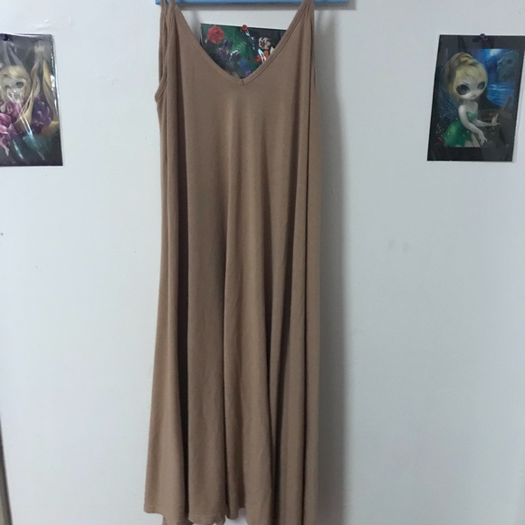 Two dresses! - Picture 3 of 4